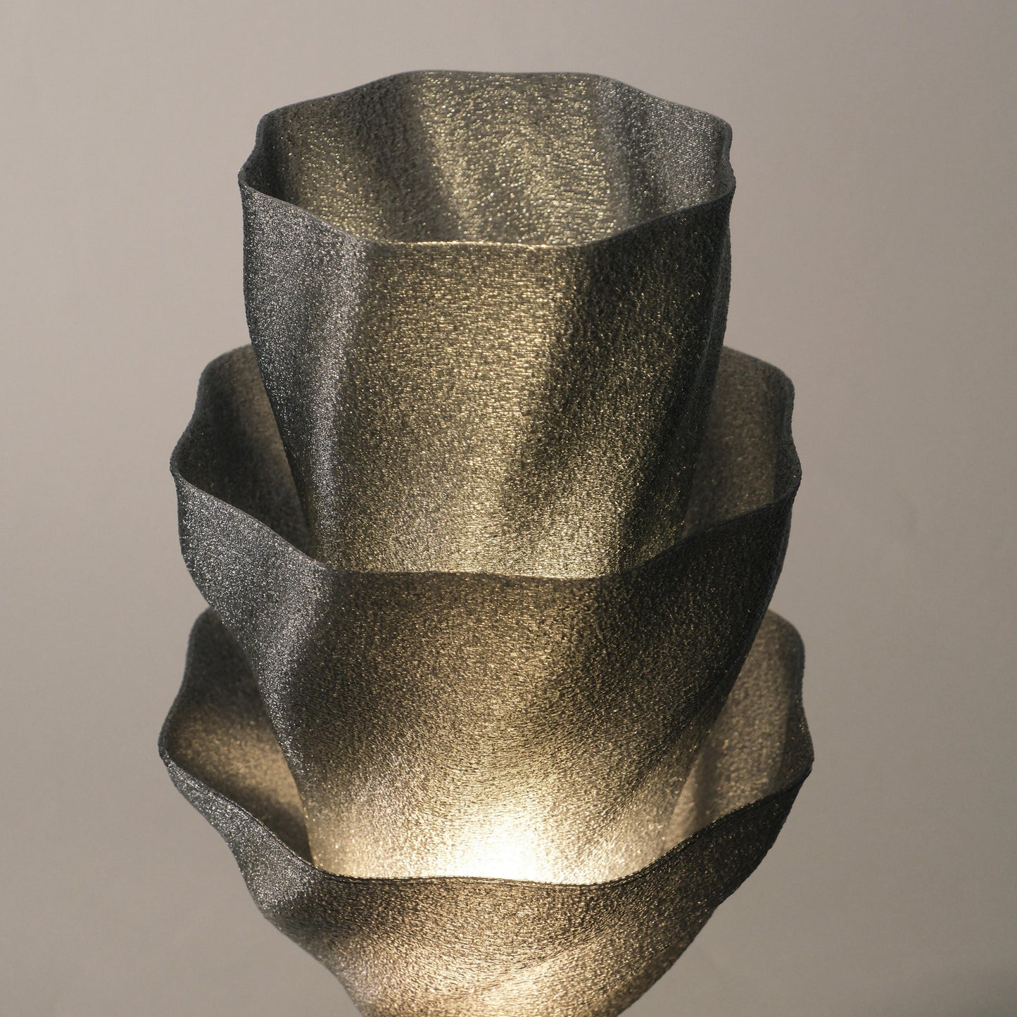 Lumière Feuillue – Translucent Gray
