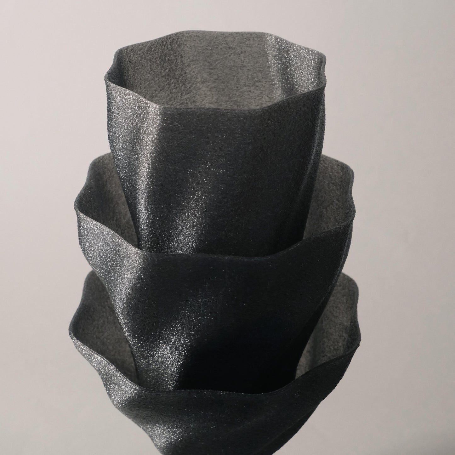 Lumière Feuillue – Translucent Gray